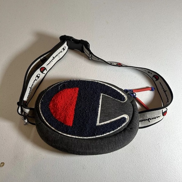 Champion Prime Waist Pack/Fanny Pack/mini sling bag, Gray Oversize Logo Unisex - Picture 13 of 13